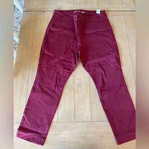 Maroon Old Navy Pixie skinny pants